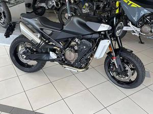 VENDO HUSQVARNA SVARTPILEN 801 (2024 - 25) NUOVA A BAGNOLO MELLA (CODICE 9508210) - MOTO.IT