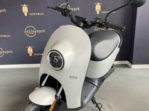 ANDERE UNU PRO 4KW/6PS ÄHNL. NIU &#034;BLACK FRIDAY DEAL&#034;