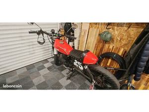 MOTO YAMAHA 125 REFAITE ANNÉE MODELE 2006