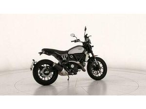 VENDO DUCATI SCRAMBLER 800 ICON (2023 - 25) USATA A GRUGLIASCO (CODICE 9543824) - MOTO.IT