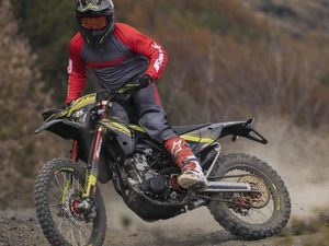 VENDO FANTIC MOTOR XEF 250 ENDURO TRAIL COMPETITION (2023 - 25) NUOVA A MILANO (CODICE 9136827) - MOTO.IT