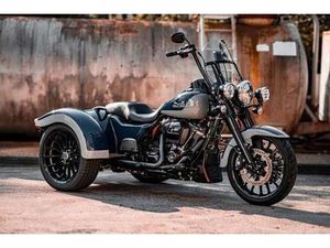 HARLEY-DAVIDSON FLRT FREEWHEELER 114 -APE-UMBAU UND WINDSHIELD
