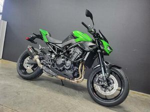 ② 2026 KAWASAKI Z 900 PERFORMANCE (4J GARANTIE & ASSISTANCE)
