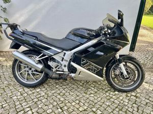 HONDA VFR 750 EM BOM ESTADA GERAL ALCABIDECHE