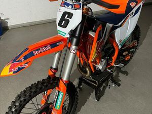 KTM 450 SX-F FACTORY EDITION AKRAPOVIC / NEU EINZELSTÜCK