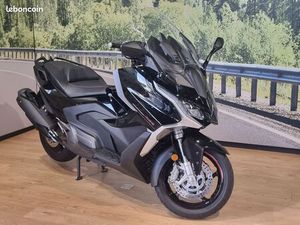 SCOOTER KYMCO AK 550 PREMIUM MY24 / MODELE DE DEMONSTRATION / 831 KM EVOLUTIF / GARANTIE CONSTRUCTEUR + ASSISTANCE / LOA