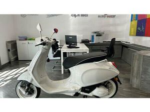 VENDO VESPA SPRINT 125 3V IE SPORT ABS (2021 - 22) NUOVA A TORINO (CODICE 9457606) - MOTO.IT
