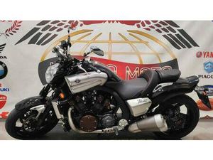 VENDO YAMAHA VMAX (2008 - 17) USATA A CASTELLAMMARE DI STABIA (CODICE 9631019) - MOTO.IT