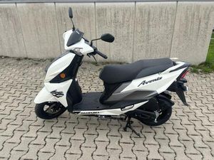 SUZUKI AVENIS 125 NEUFAHRZEUG MIT TAGESZULASSUNG 12/2024
