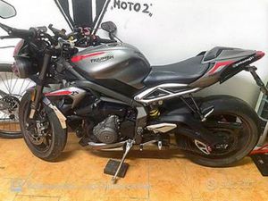 TRIUMPH STREET TRIPLE 765 RS