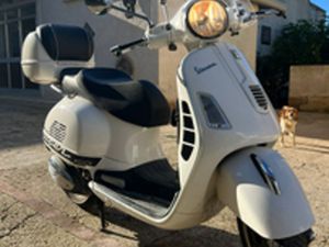 VESPA 300 GTS ANNI 2013