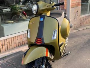 VESPA GTS 125 SUPER SPORT - SÉRIE JAUNE MAT • 200 KM • G
