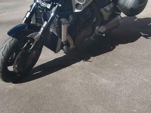 YAMAHA VMAX 1700 MIT WERTGUTACHTEN ÜBER 28.500€