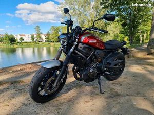 YAMAHA XSR700