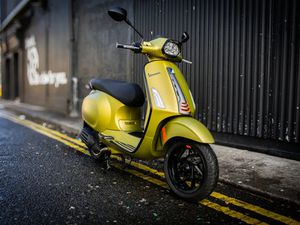 VESPA SPRINT 50 S @ MEGABIKES