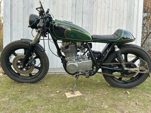 YAMAHA SR500 CAFE RACER