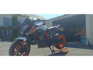 KTM DUKE 890 R / VIEL ZUBEHÖR / TOPZUSTAND