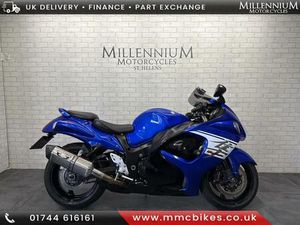 SUZUKI GSX1300R HAYABUSA