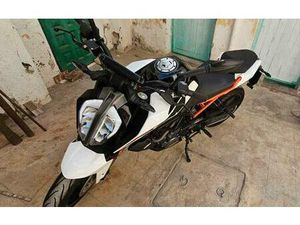 KTM - 125 DUKE