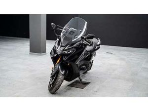 YAMAHA TMAX 560 TECH MAX SPECIAL PAINT DISPONIBILE PRONTA CONSEGNA NERO
