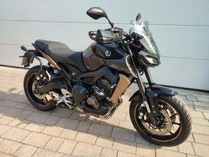 YAMAHA MT 09 EZ 5.2018 SEHR VIELE EXTRAS