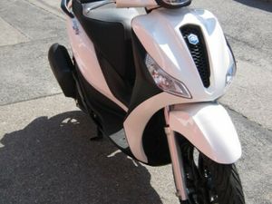 PIAGGIO MEDLEY 125 S - 2025 SUPER EXTRA SLEVA 19.900KČ