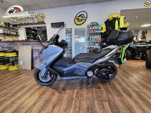 YAMAHA T-MAX 530