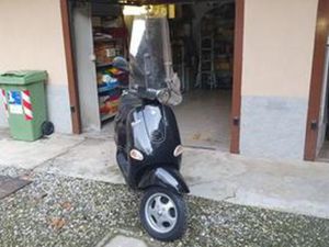 VESPA ET4 125