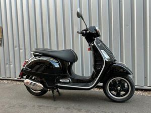 VESPA GTS 125 SUPER SCHWARZ
