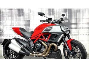 VENDO DUCATI DIAVEL 1200 (2010 - 13) USATA A CASALGRASSO (CODICE 9680508) - MOTO.IT