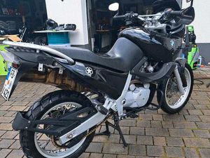 VERKAUFE EINE BMW F650 ST MIT ORIGINAL BMW KOFFERSATZ