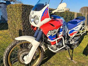 HONDA AFRICA TWIN 750 RD07