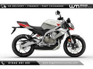 APRILIA TUONO 457 FREE ESSENTIAL ACCESSORIES KIT WITH A RETAIL VALUE OF £606 457 CC