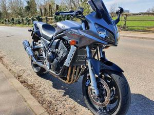YAMAHA FAZER FZS 1000 (CC) 2004