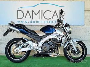 SUZUKI GSR 600