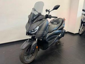 YAMAHA - XMAX 125