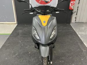 PIAGGIO 1 ACTIVE GARANTIE 60 MOIS GRIS/JAUNE TRES BON ETAT 125 CM3