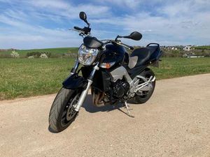 SUZUKI GSR 600