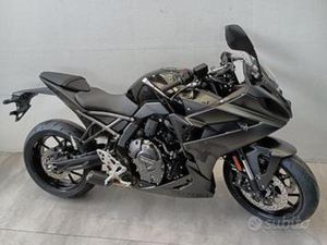 SUZUKI GSX-8R 2025