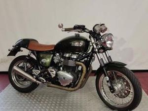 TRIUMPH THRUXTON 900