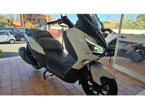 VENDO SYM JOYMAX 300 Z+ (2021 - 24) USATA A TIVOLI (CODICE 9618937) - MOTO.IT