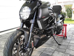 DUCATI DIAVEL 1200 CARBON 2012