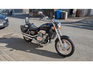 HONDA VF 750 C (RC43)