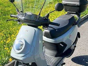 ROLLER NIU MQI GT PRO ELEKTRO CANTON SAINT-GALL -