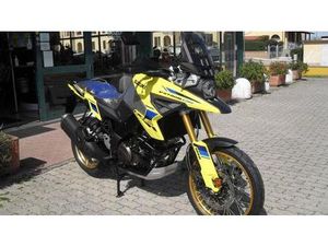 VENDO SUZUKI V-STROM 1050DE (2023 - 24) NUOVA A COLLESALVETTI (CODICE 9138983) - MOTO.IT