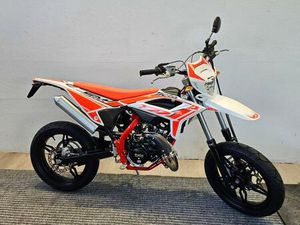 VENDO BETAMOTOR RR 50 MOTARD SPORT (2021 - 25) NUOVA A ROSTA (CODICE 9696926) - MOTO.IT