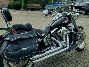 HARLEY-DAVIDSON SOFTAIL HERITAGE CLASSIC FLSTC