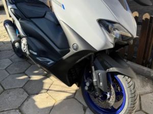 YAMAHA T-MAX 560