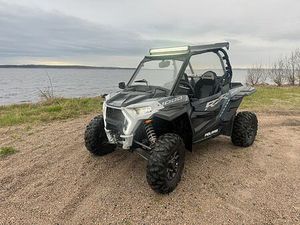 POLARIS RZR XP 1000