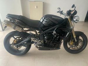 TRIUMPH STREET TRIPLE